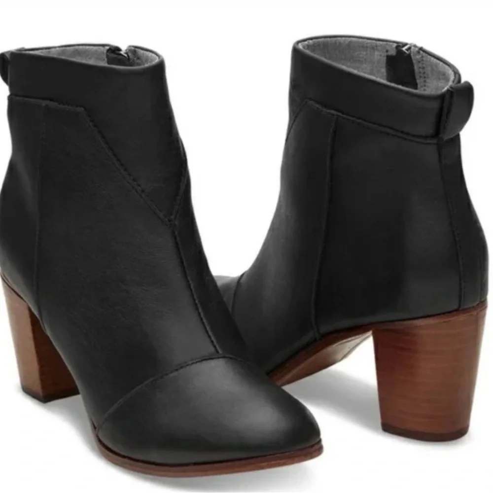 Tom’s “LUNATA” Boho Black Leather Side Zip Tassel Ankle Boots Booties 7.5